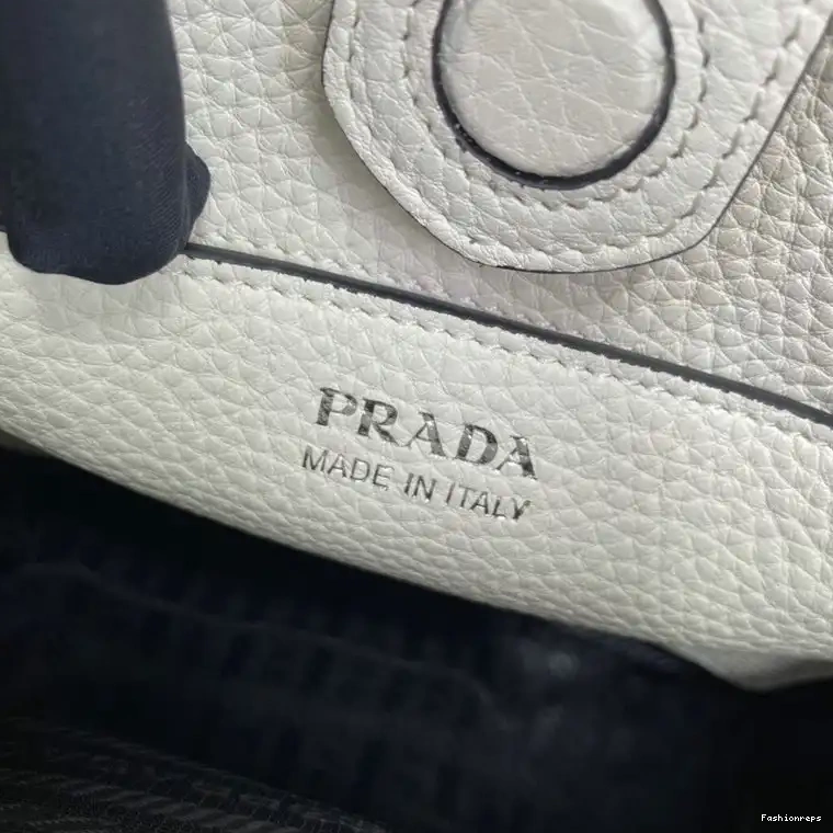 Fashionrepsfam ru Bag 2205YA0046 Prada 0717